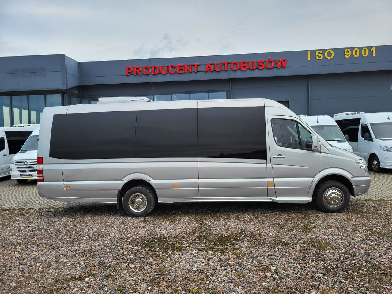 Mercedes-Benz Sprinter 519 CDI 24 places + 4 standing - Streekbus: afbeelding 4 Mercedes-Benz Sprinter 519 CDI 24 places + 4 standing - Streekbus: afbeelding 4