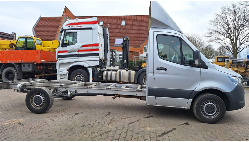 Mercedes-Benz Fahrgestell 316 - Bestelwagen: afbeelding 3 Mercedes-Benz Fahrgestell 316 - Bestelwagen: afbeelding 3