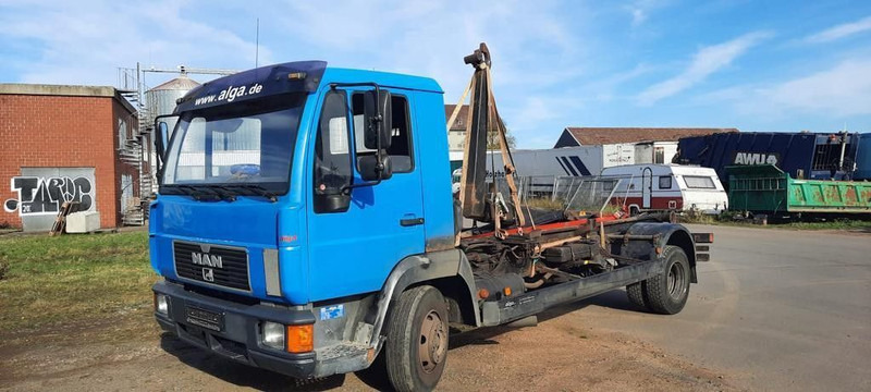 MAN L2000 Abrollkipper - Haakarmsysteem vrachtwagen: afbeelding 1 MAN L2000 Abrollkipper - Haakarmsysteem vrachtwagen: afbeelding 1