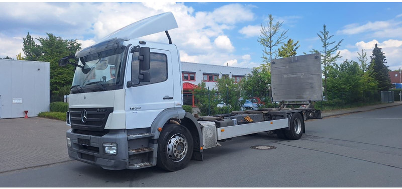 Mercedes-Benz 1833 2 Achser für BDF mit LBW - Chassis vrachtwagen: afbeelding 1 Mercedes-Benz 1833 2 Achser für BDF mit LBW - Chassis vrachtwagen: afbeelding 1