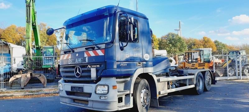Mercedes-Benz 2641 Abrollkipper - Haakarmsysteem vrachtwagen: afbeelding 2 Mercedes-Benz 2641 Abrollkipper - Haakarmsysteem vrachtwagen: afbeelding 2