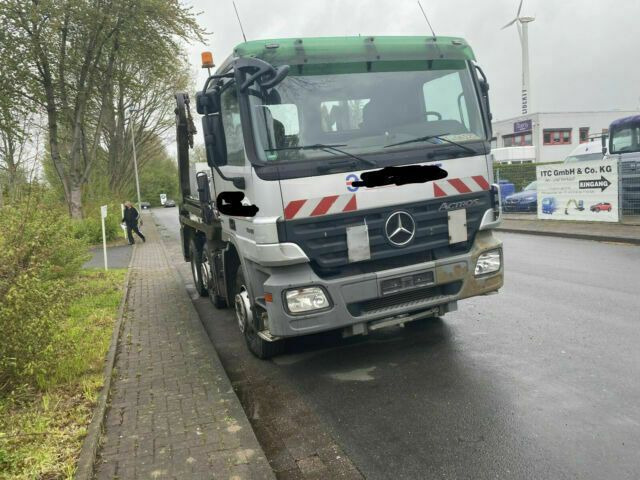 Mercedes-Benz 2641 Absetzer 6x2 Blatt/Luft Klima AHK - Portaalarmsysteem vrachtwagen: afbeelding 2 Mercedes-Benz 2641 Absetzer 6x2 Blatt/Luft Klima AHK - Portaalarmsysteem vrachtwagen: afbeelding 2