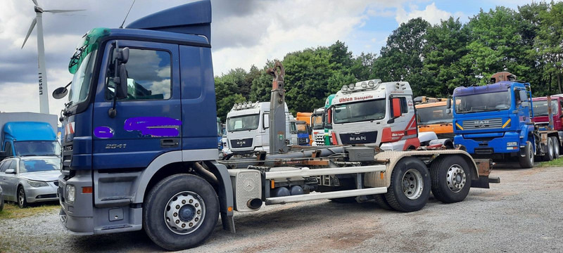 Mercedes-Benz 2641K 6x2 Abroller M-Haus Klima - Haakarmsysteem vrachtwagen: afbeelding 2 Mercedes-Benz 2641K 6x2 Abroller M-Haus Klima - Haakarmsysteem vrachtwagen: afbeelding 2
