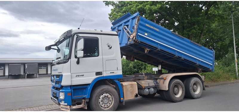 Mercedes-Benz Actros 2646 - Kipper vrachtwagen: afbeelding 2 Mercedes-Benz Actros 2646 - Kipper vrachtwagen: afbeelding 2
