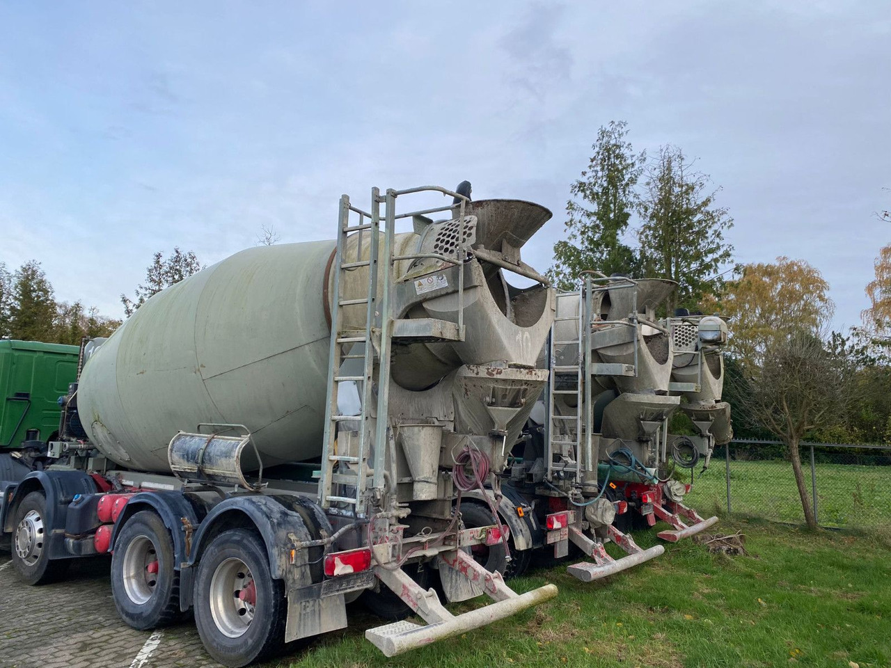 Scania 2x P360 Betonmischer 8x4 Blatt/Blatt E6 2 stück - Betonmixer: afbeelding 5 Scania 2x P360 Betonmischer 8x4 Blatt/Blatt E6 2 stück - Betonmixer: afbeelding 5