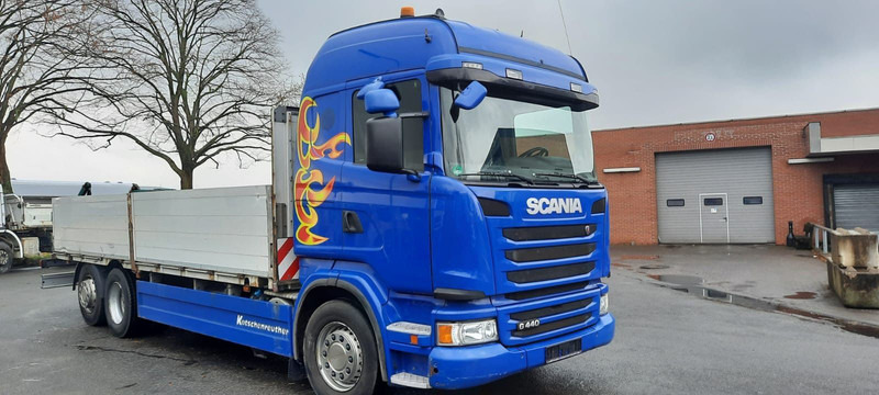 Scania G440 Pritsche 6x2 Kran am Heck vor - Vrachtwagen met open laadbak, Kraanwagen: afbeelding 2 Scania G440 Pritsche 6x2 Kran am Heck vor - Vrachtwagen met open laadbak, Kraanwagen: afbeelding 2
