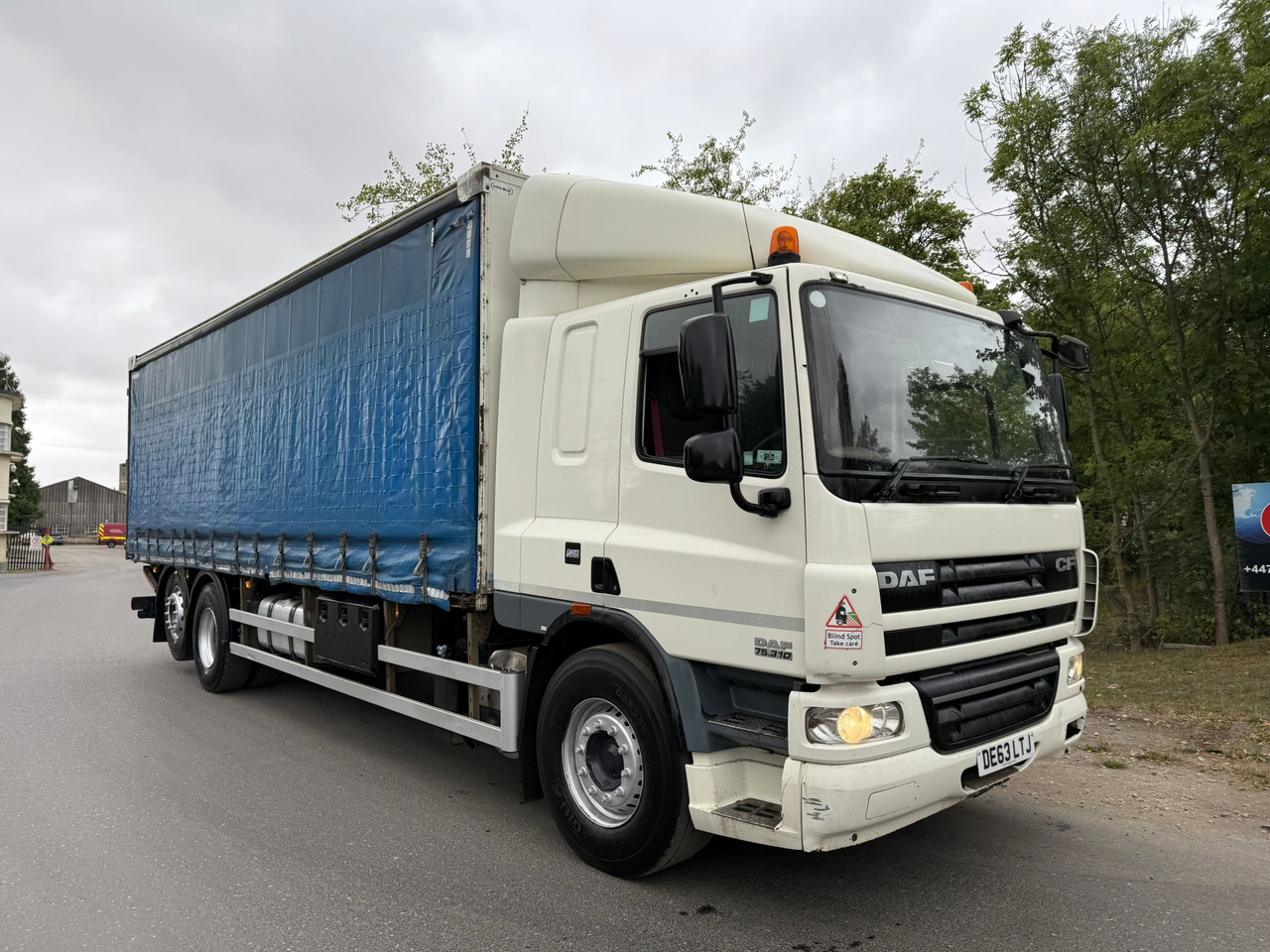 2013 DAF CF 75.310 Curtainside Truck - Schuifzeilen vrachtwagen: afbeelding 2 2013 DAF CF 75.310 Curtainside Truck - Schuifzeilen vrachtwagen: afbeelding 2
