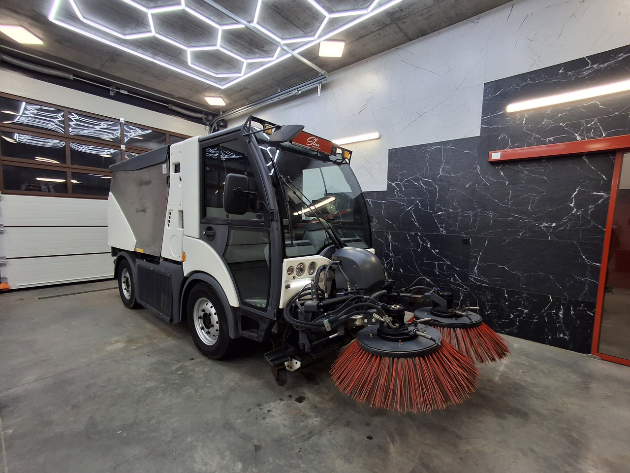 Hako Citymaster 2200 Zamiatarka Kehrmaschine Euro 6 PM2.5 2018r 2619 Mth - Veegwagen: afbeelding 1 Hako Citymaster 2200 Zamiatarka Kehrmaschine Euro 6 PM2.5 2018r 2619 Mth - Veegwagen: afbeelding 1