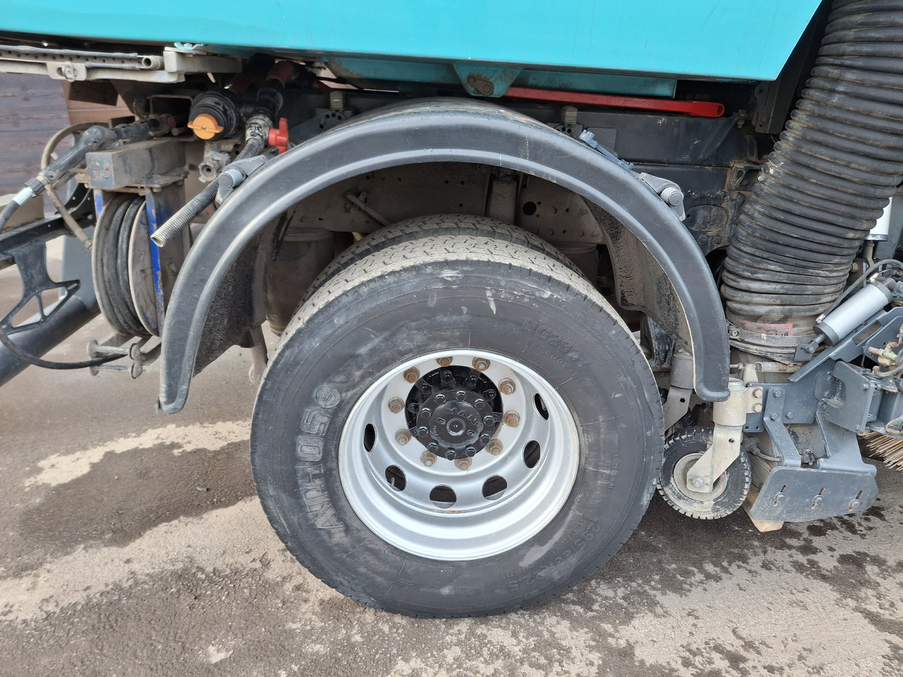 Leasing MAN 18.290 Zamiatarka Kehrmaschine BUCHER PM10 L/R Karcher MAN 18.290 Zamiatarka Kehrmaschine BUCHER PM10 L/R Karcher: afbeelding 16 Leasing MAN 18.290 Zamiatarka Kehrmaschine BUCHER PM10 L/R Karcher MAN 18.290 Zamiatarka Kehrmaschine BUCHER PM10 L/R Karcher: afbeelding 16