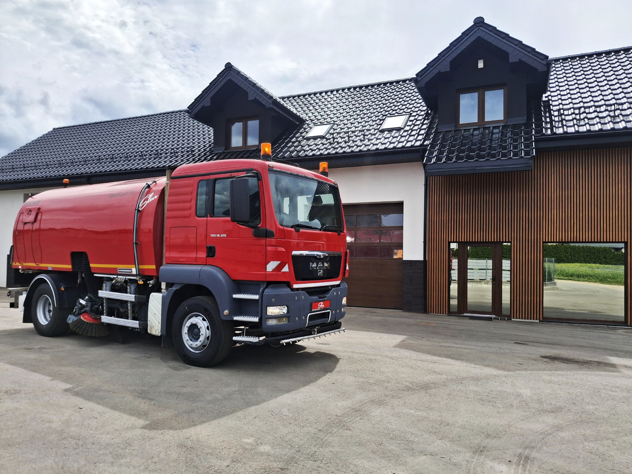 MAN TGS 18.320 Zamiatarka Kehrmaschine BUCHER 2 Motoren Karcher Szczotki L/R - Veegwagen: afbeelding 1 MAN TGS 18.320 Zamiatarka Kehrmaschine BUCHER 2 Motoren Karcher Szczotki L/R - Veegwagen: afbeelding 1