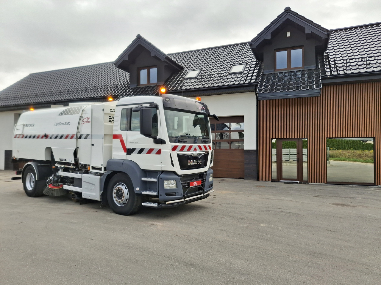 MAN TGS 18.320 Zamiatarka Kehrmaschine BUCHER OptiFant 8000 Karcher Euro 6 PM10 L/R Hochdruckreinigung - Veegwagen: afbeelding 1 MAN TGS 18.320 Zamiatarka Kehrmaschine BUCHER OptiFant 8000 Karcher Euro 6 PM10 L/R Hochdruckreinigung - Veegwagen: afbeelding 1