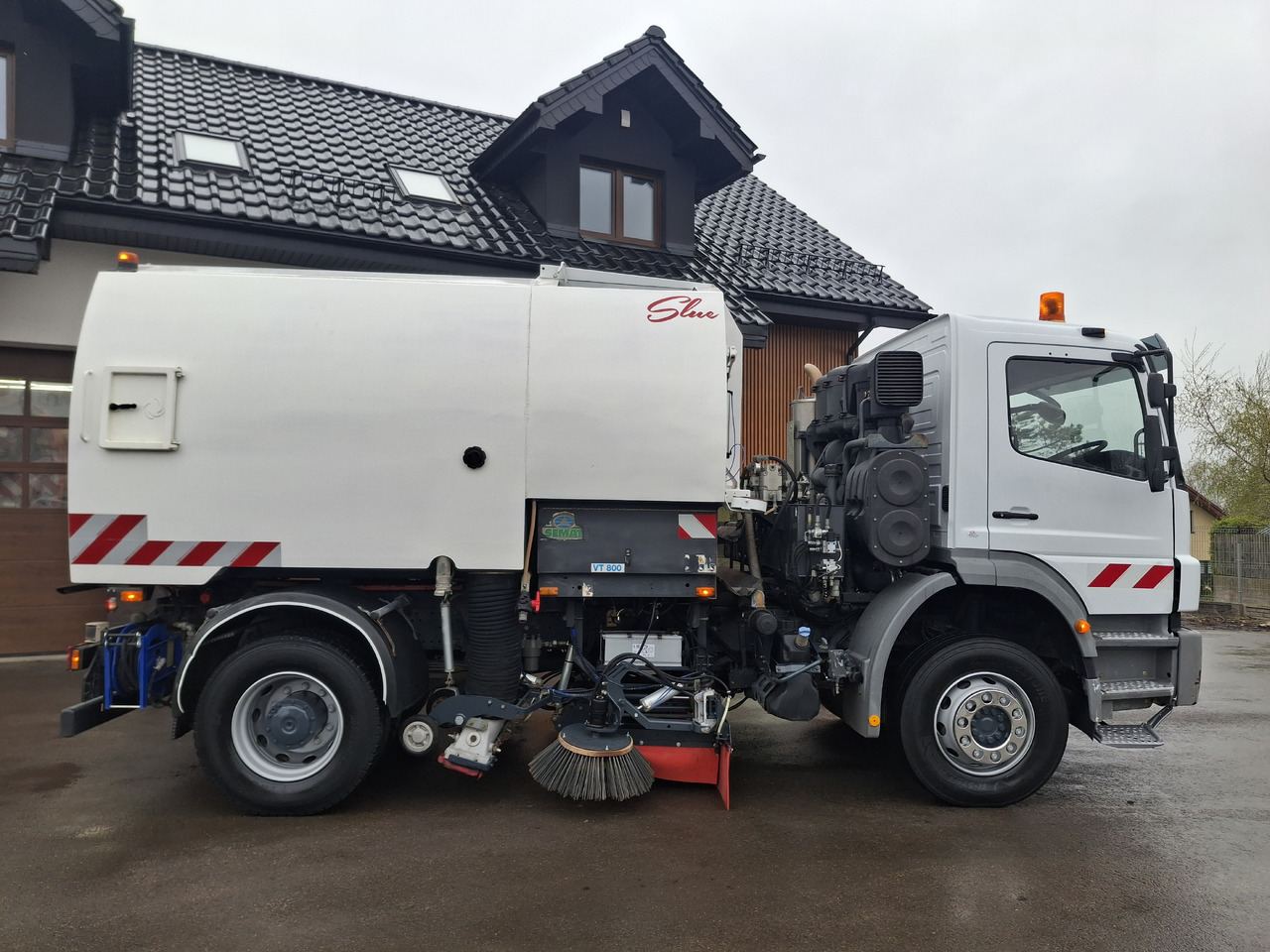 MERCEDES-BENZ Axor 1829 Zamiatarka Kehrmaschine Johnston 2 Motoren Karcher L/R - Veegwagen: afbeelding 5 MERCEDES-BENZ Axor 1829 Zamiatarka Kehrmaschine Johnston 2 Motoren Karcher L/R - Veegwagen: afbeelding 5