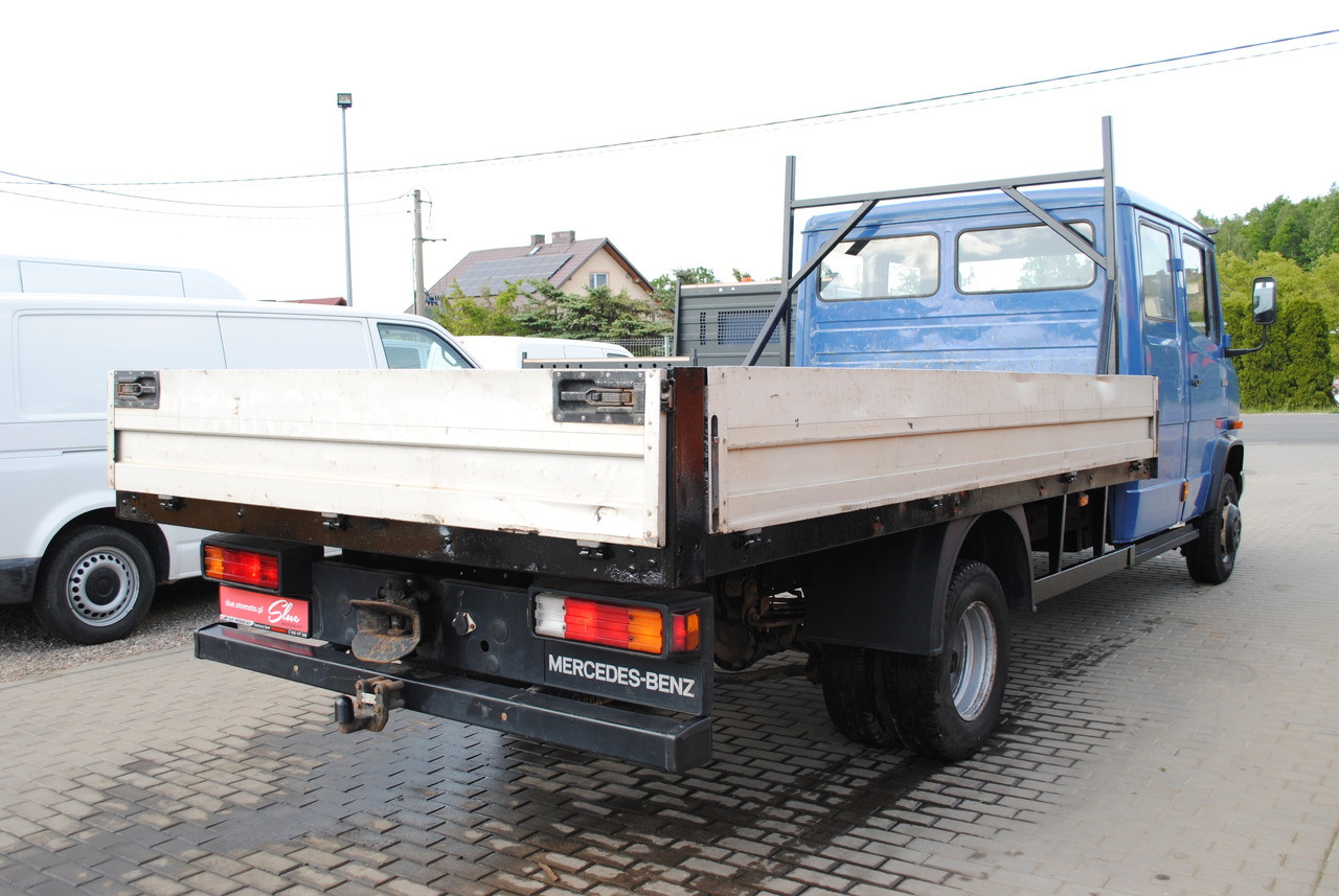 Mercedes-Benz 711D Doka Dubel Kabina Pritsche Doppelkabine - Vrachtwagen met open laadbak: afbeelding 4 Mercedes-Benz 711D Doka Dubel Kabina Pritsche Doppelkabine - Vrachtwagen met open laadbak: afbeelding 4