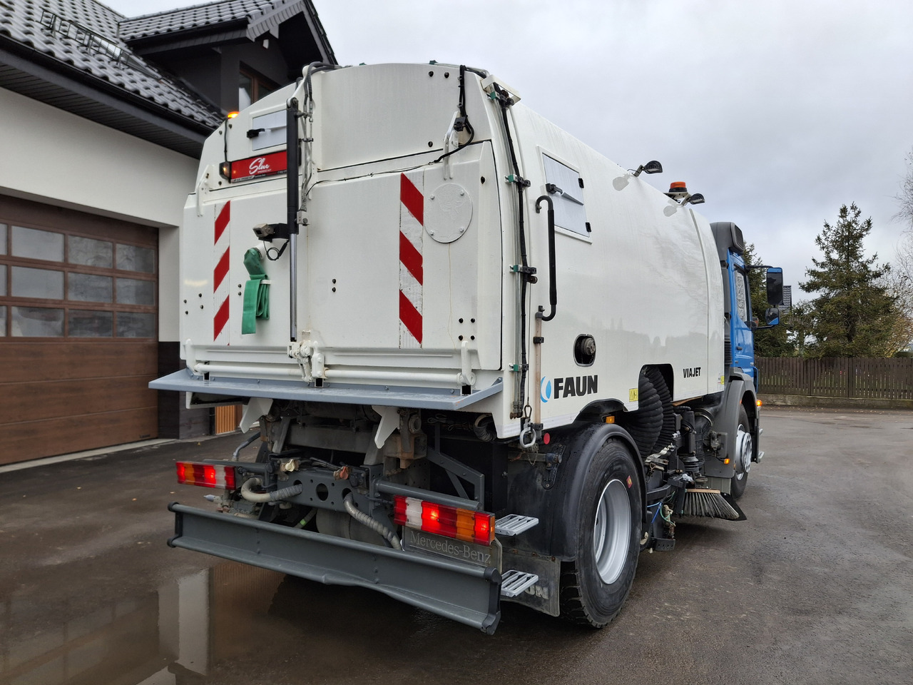 Mercedes-Benz Axor 1829 Zamiatarka Kehrmaschine FAUN Euro5 PM10 76 Tyś KM 2010 - Veegwagen: afbeelding 4 Mercedes-Benz Axor 1829 Zamiatarka Kehrmaschine FAUN Euro5 PM10 76 Tyś KM 2010 - Veegwagen: afbeelding 4