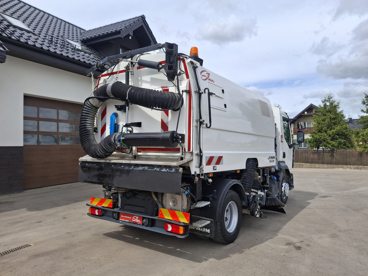 RENAULT D16 Zamiatarka Kehrmaschine FAUN Euro 6 PM10 Szczotki L/R Karcher Rura Do Liści 2 Motoren - Veegwagen: afbeelding 5 RENAULT D16 Zamiatarka Kehrmaschine FAUN Euro 6 PM10 Szczotki L/R Karcher Rura Do Liści 2 Motoren - Veegwagen: afbeelding 5