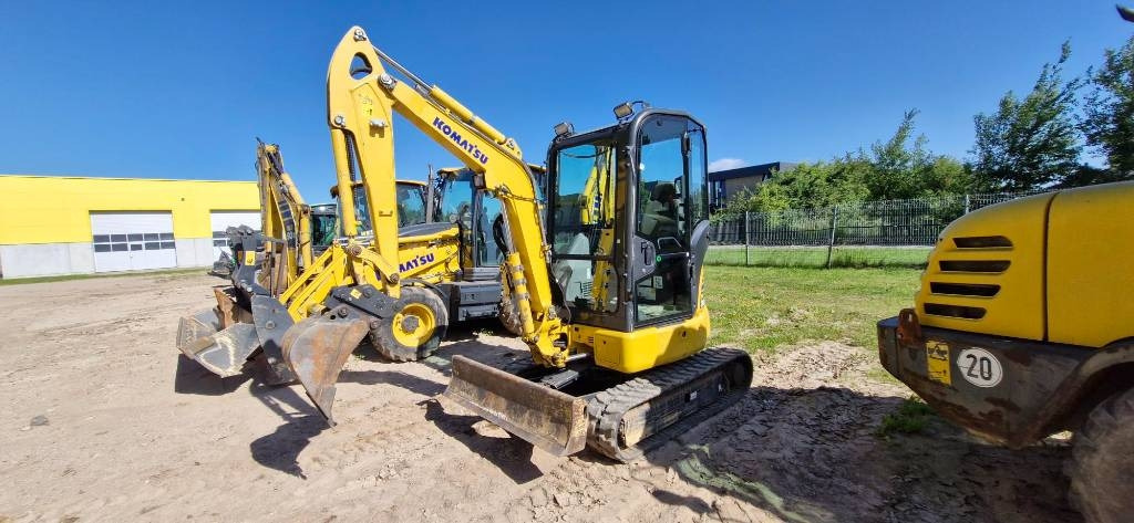 Komatsu PC 26 MR - Minigraafmachine: afbeelding 1 Komatsu PC 26 MR - Minigraafmachine: afbeelding 1