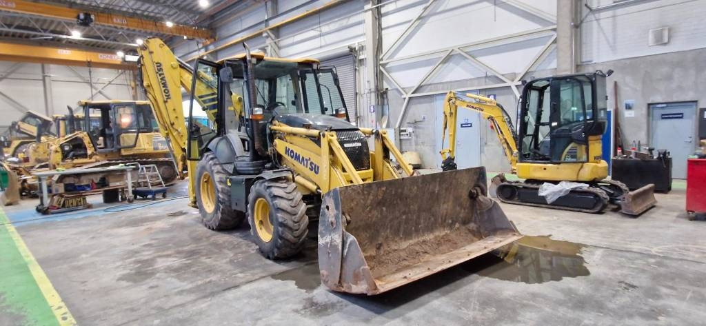 Komatsu WB 93 R-8 - Graaflaadmachine: afbeelding 2 Komatsu WB 93 R-8 - Graaflaadmachine: afbeelding 2