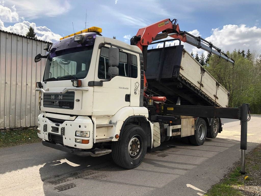 MAN TGA 26.430 6X2-2 BL/M 3-WAY TIP+PALFINGER PK23500 - Kipper vrachtwagen: afbeelding 1 MAN TGA 26.430 6X2-2 BL/M 3-WAY TIP+PALFINGER PK23500 - Kipper vrachtwagen: afbeelding 1