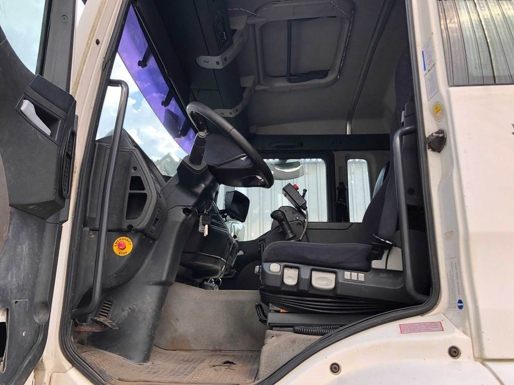 MAN TGA 26.430 6X2-2 BL/M 3-WAY TIP+PALFINGER PK23500 - Kipper vrachtwagen: afbeelding 4 MAN TGA 26.430 6X2-2 BL/M 3-WAY TIP+PALFINGER PK23500 - Kipper vrachtwagen: afbeelding 4