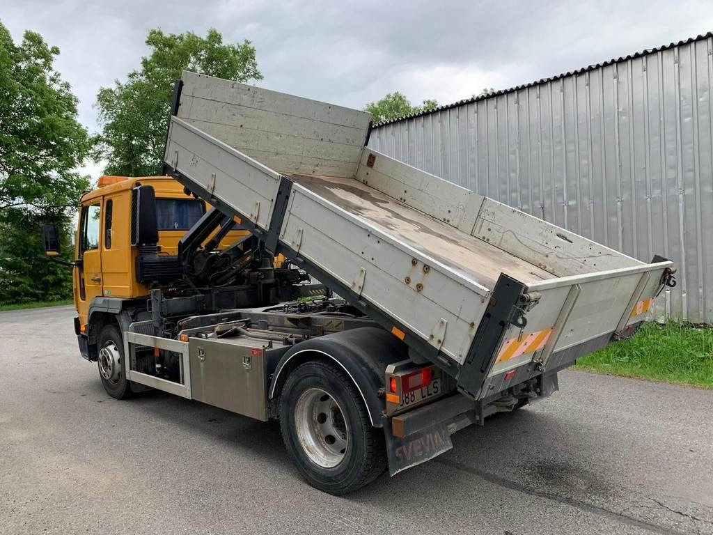 Volvo FL615 + HIAB 027-2 - Kipper vrachtwagen: afbeelding 2 Volvo FL615 + HIAB 027-2 - Kipper vrachtwagen: afbeelding 2