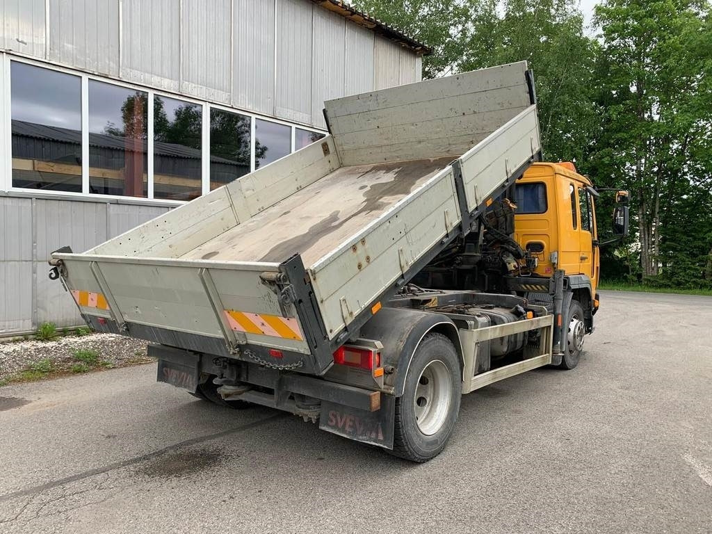 Volvo FL615 + HIAB 027-2 - Kipper vrachtwagen: afbeelding 4 Volvo FL615 + HIAB 027-2 - Kipper vrachtwagen: afbeelding 4