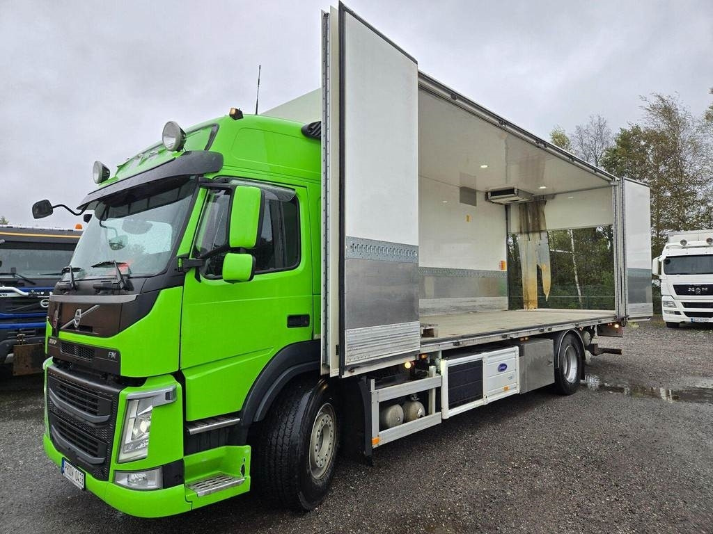 Volvo FM370 4X2 CARRIER 1150 SIDEOPENING  - Koelwagen vrachtwagen: afbeelding 1 Volvo FM370 4X2 CARRIER 1150 SIDEOPENING  - Koelwagen vrachtwagen: afbeelding 1
