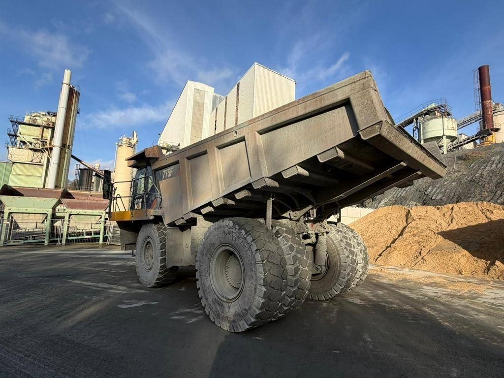 CAT 775 F - Zelfrijdende kiepwagen: afbeelding 3 CAT 775 F - Zelfrijdende kiepwagen: afbeelding 3