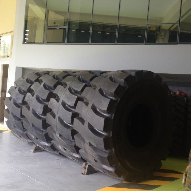 Goodyear 3565R33 L5 - Band voor Bouwmachine: afbeelding 4 Goodyear 3565R33 L5 - Band voor Bouwmachine: afbeelding 4