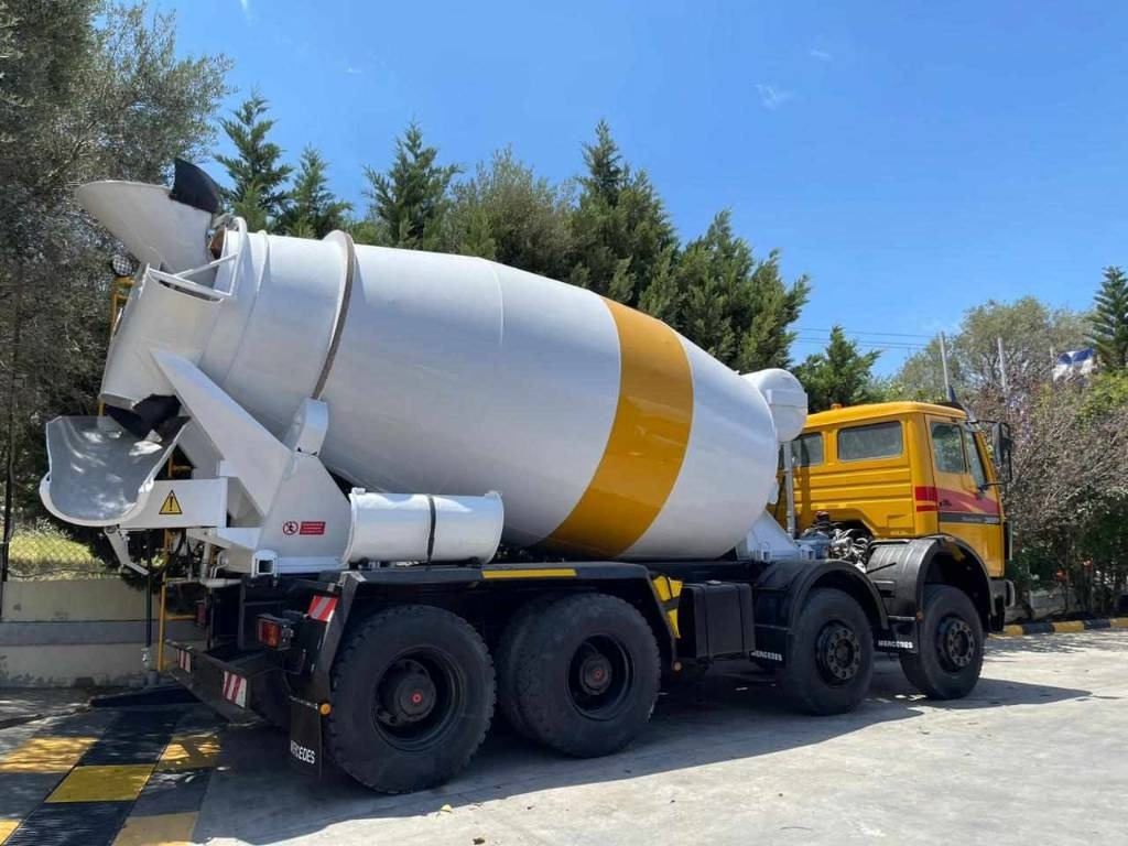 Mercedes-Benz 3229 V8 8X4 - Betonmixer: afbeelding 5 Mercedes-Benz 3229 V8 8X4 - Betonmixer: afbeelding 5