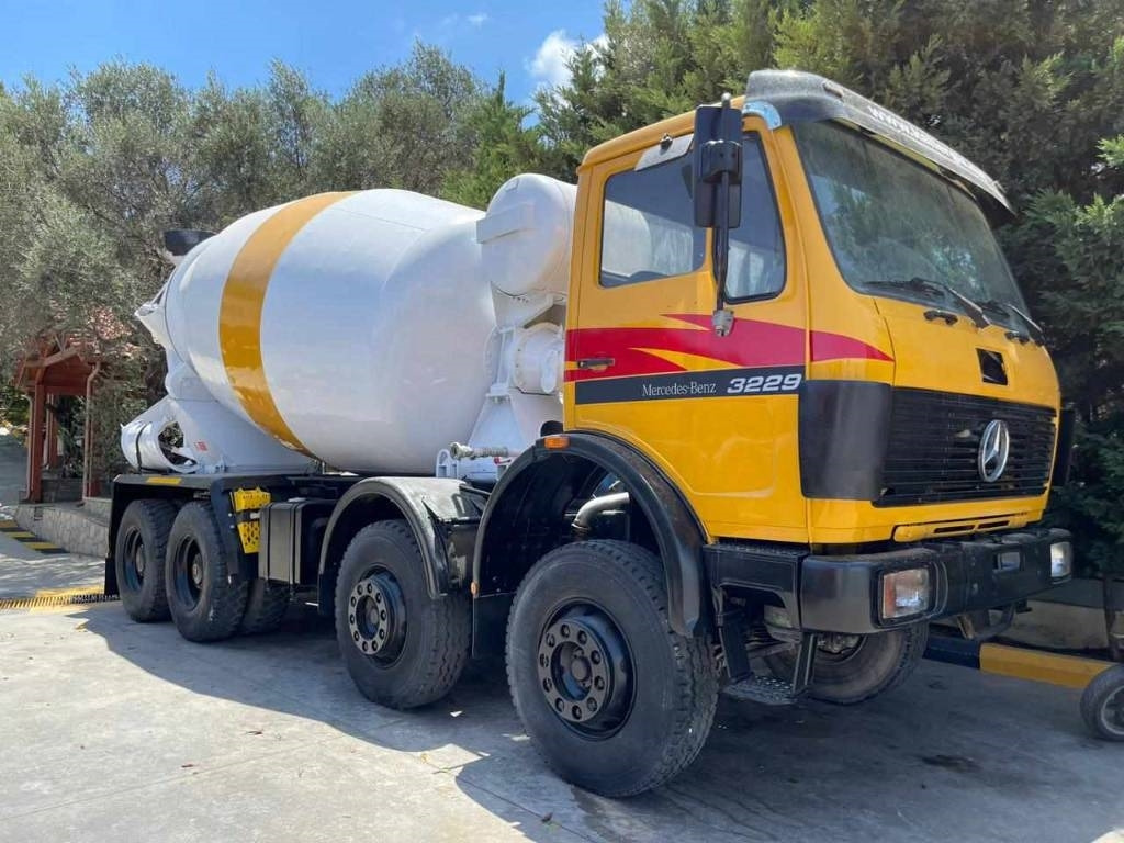 Mercedes-Benz 3229 V8 8X4 - Betonmixer: afbeelding 1 Mercedes-Benz 3229 V8 8X4 - Betonmixer: afbeelding 1