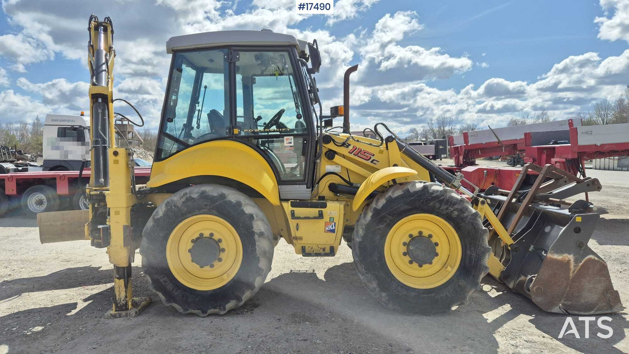 Backhoe Loader NEW HOLLAND B115C (2015) - Graaflaadmachine: afbeelding 4 Backhoe Loader NEW HOLLAND B115C (2015) - Graaflaadmachine: afbeelding 4