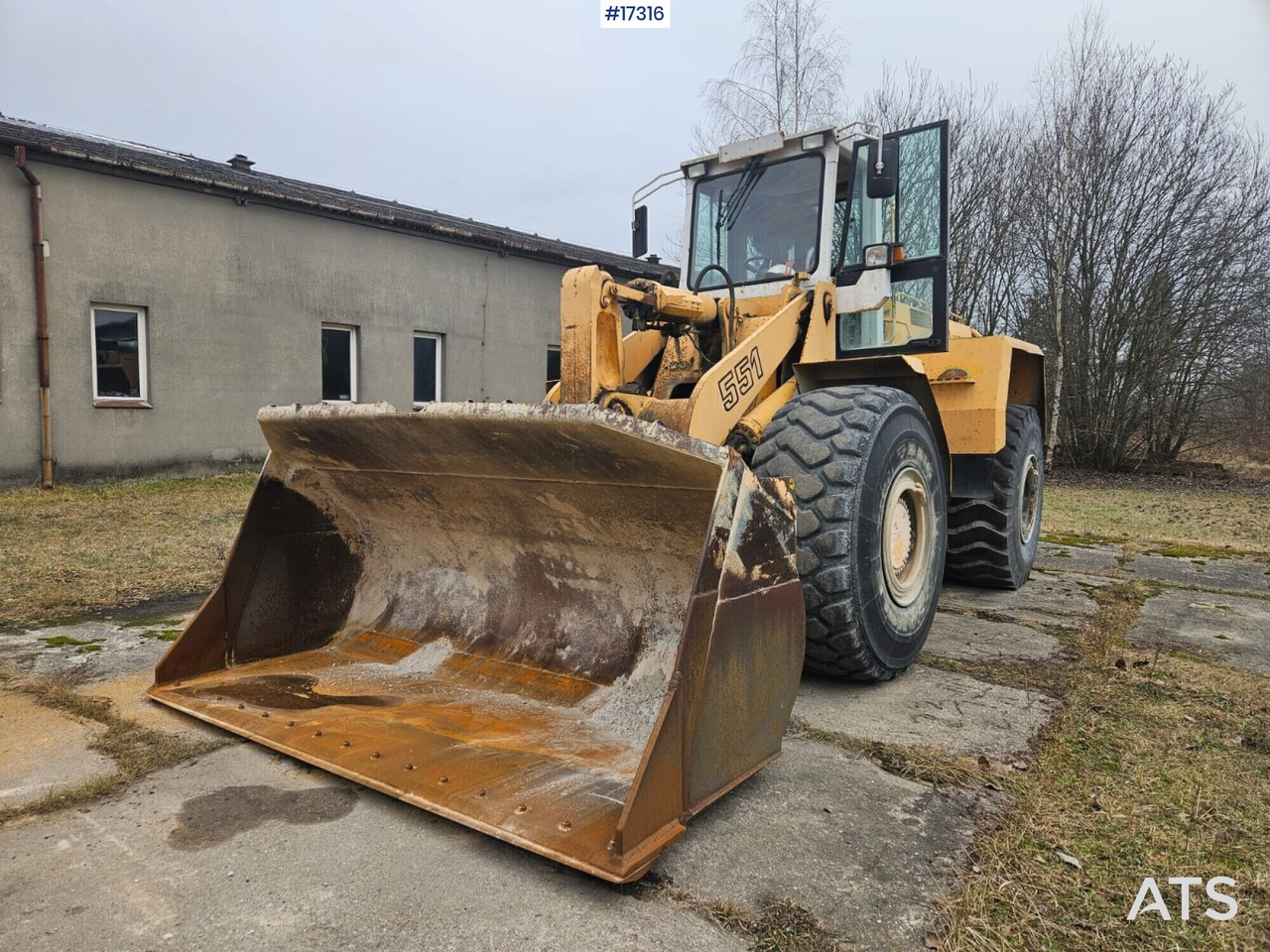LIEBHERR L551 wheel loader (1995) - Wiellader: afbeelding 1 LIEBHERR L551 wheel loader (1995) - Wiellader: afbeelding 1