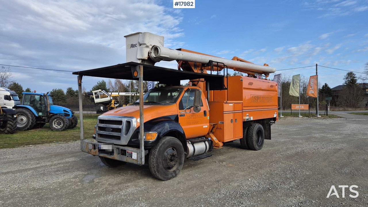 Lift for maintenance and assembly work FORD F750 (2013) - Vrachtwagen hoogwerker: afbeelding 3 Lift for maintenance and assembly work FORD F750 (2013) - Vrachtwagen hoogwerker: afbeelding 3