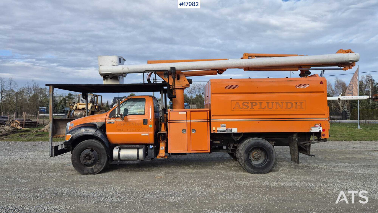 Lift for maintenance and assembly work FORD F750 (2013) - Vrachtwagen hoogwerker: afbeelding 4 Lift for maintenance and assembly work FORD F750 (2013) - Vrachtwagen hoogwerker: afbeelding 4