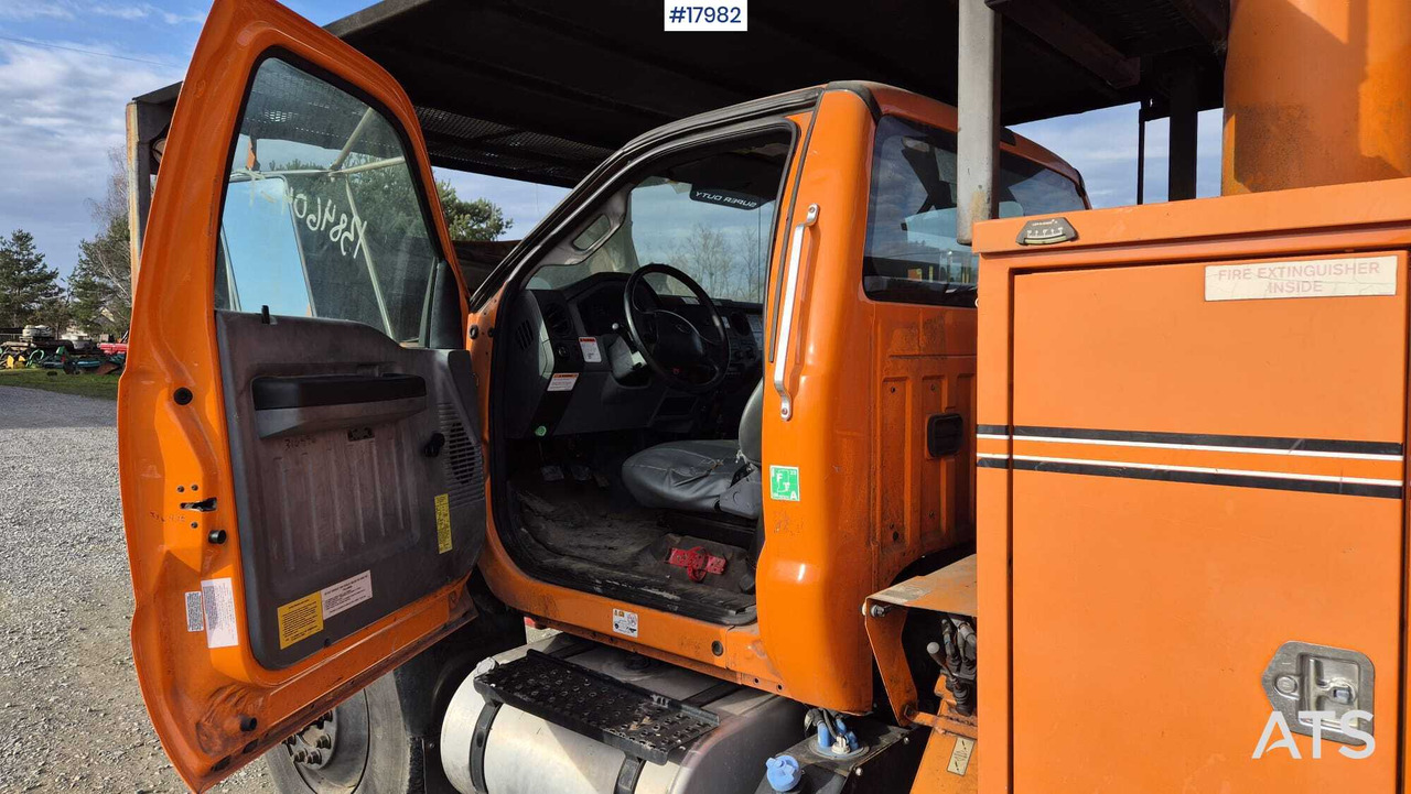 Vrachtwagen hoogwerker Lift for maintenance and assembly work FORD F750 (2013): afbeelding 15 Vrachtwagen hoogwerker Lift for maintenance and assembly work FORD F750 (2013): afbeelding 15