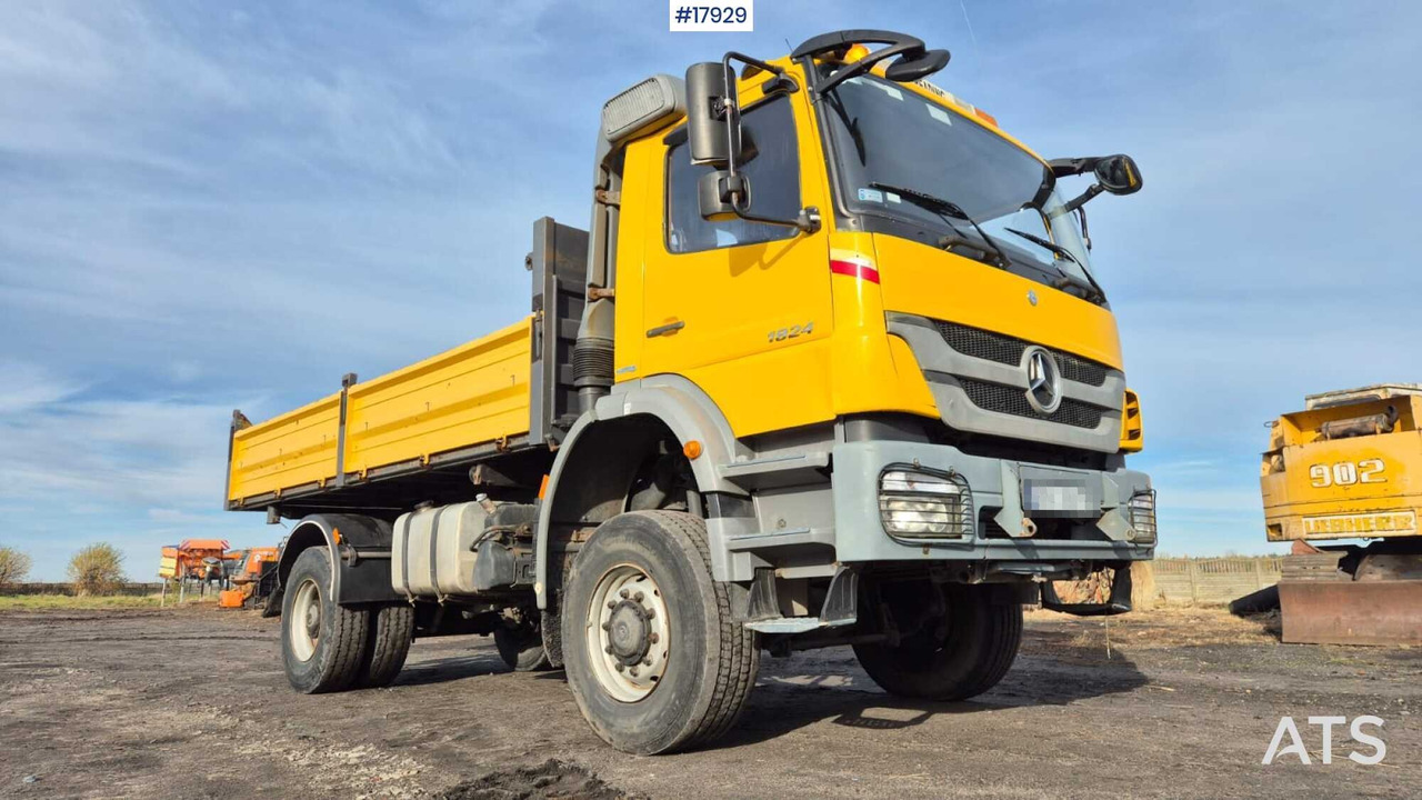 Mercedes-Benz 1824 4x4 dump truck (2005) - Kipper vrachtwagen: afbeelding 2 Mercedes-Benz 1824 4x4 dump truck (2005) - Kipper vrachtwagen: afbeelding 2