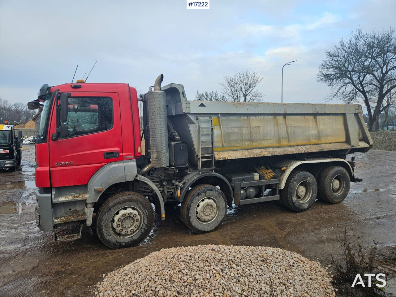 Mercedes-Benz Axor 3240 four-axle tipper (2012) - Kipper vrachtwagen: afbeelding 3 Mercedes-Benz Axor 3240 four-axle tipper (2012) - Kipper vrachtwagen: afbeelding 3
