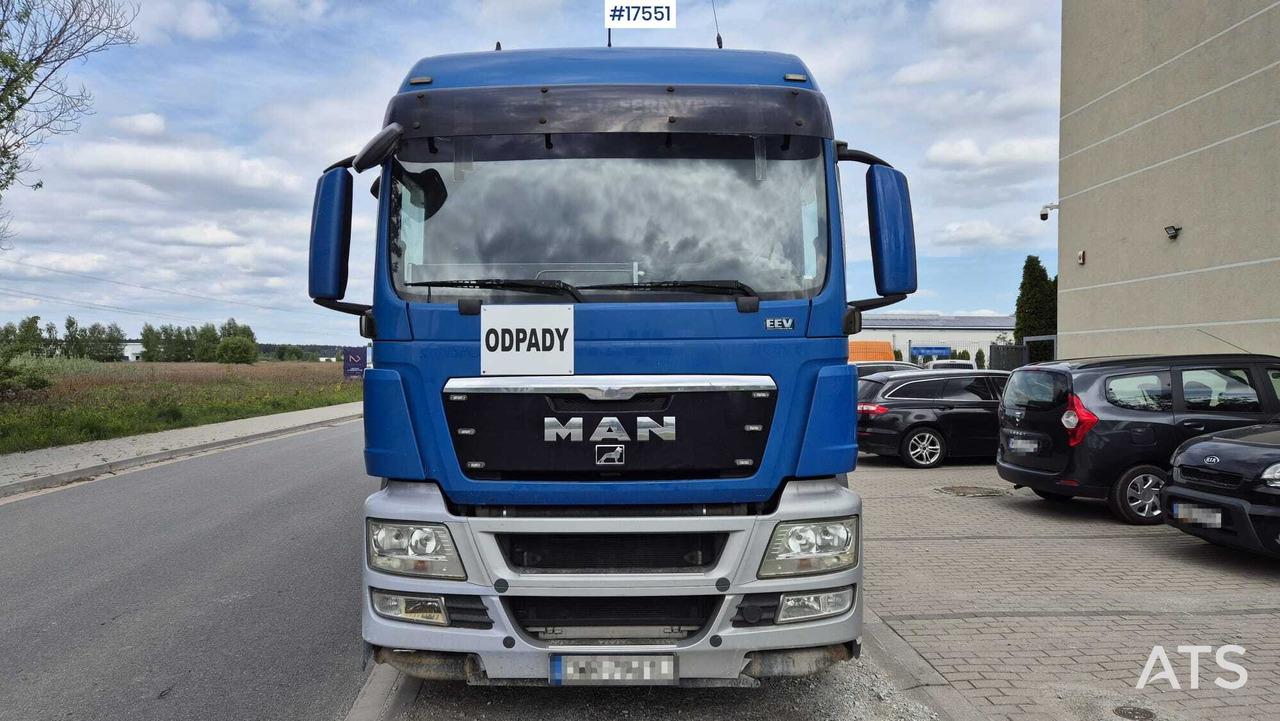 Three-axle tipper MAN TGA 03 (2012) - Kipper vrachtwagen: afbeelding 2 Three-axle tipper MAN TGA 03 (2012) - Kipper vrachtwagen: afbeelding 2