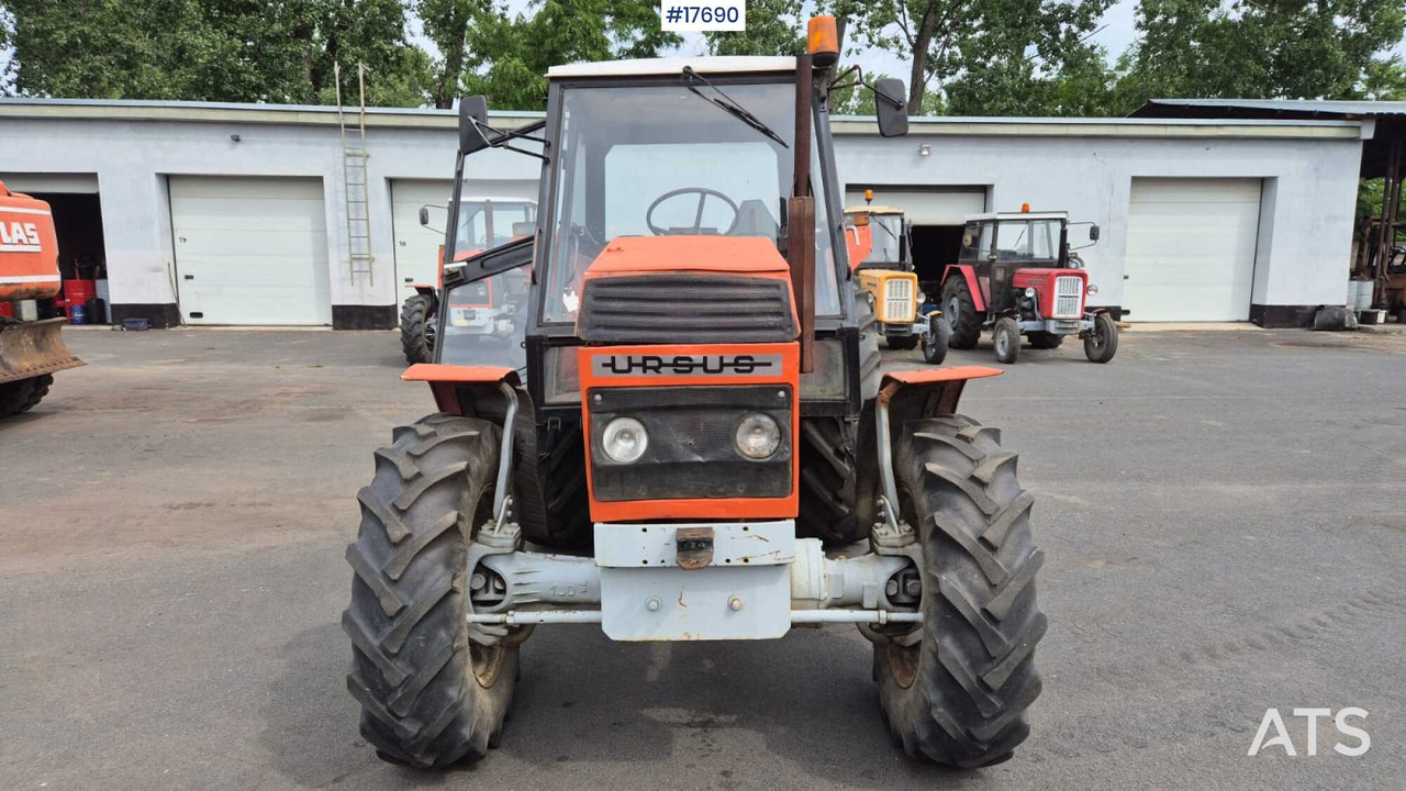 URSUS 914 tractor (1989) - Tractor: afbeelding 2 URSUS 914 tractor (1989) - Tractor: afbeelding 2