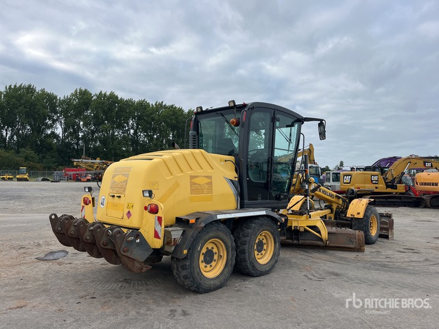 2011 New Holland F106.7A AWD Motor Grader - Klepelmaaier/ Mulcher: afbeelding 4 2011 New Holland F106.7A AWD Motor Grader - Klepelmaaier/ Mulcher: afbeelding 4