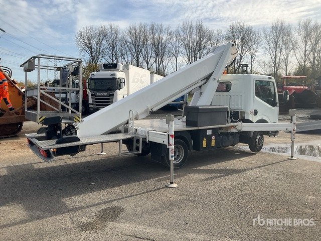 2015 Nissan Cabstar 2015 Palfinger P260B 230 kg Str ... Boom Truck - Vrachtwagen hoogwerker: afbeelding 3 2015 Nissan Cabstar 2015 Palfinger P260B 230 kg Str ... Boom Truck - Vrachtwagen hoogwerker: afbeelding 3