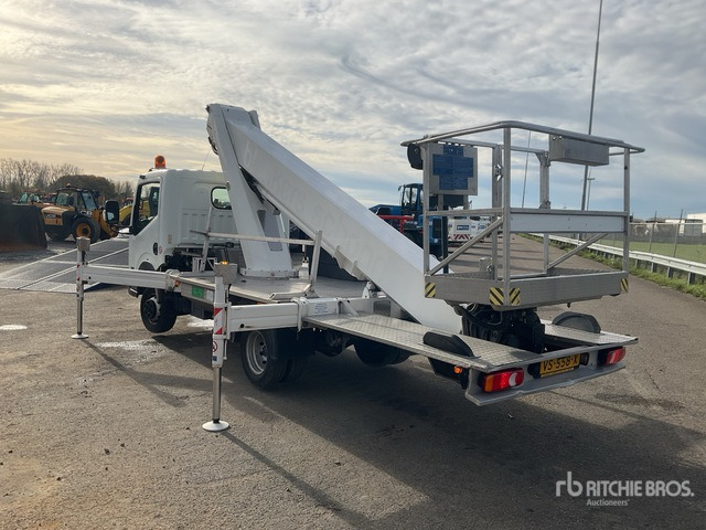 2015 Nissan Cabstar 2015 Palfinger P260B 230 kg Str ... Boom Truck - Vrachtwagen hoogwerker: afbeelding 4 2015 Nissan Cabstar 2015 Palfinger P260B 230 kg Str ... Boom Truck - Vrachtwagen hoogwerker: afbeelding 4