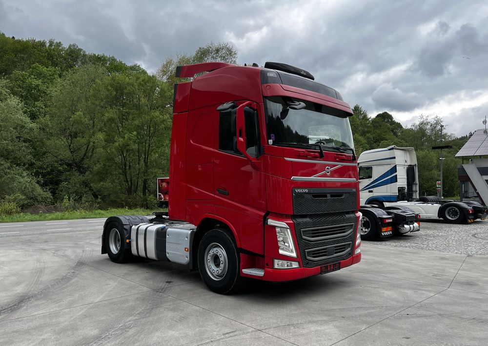 Volvo FH // Standard // 2018 // Duże zbiorniki // Klima postojowa // Radary // Idealny ! - Trekker: afbeelding 3 Volvo FH // Standard // 2018 // Duże zbiorniki // Klima postojowa // Radary // Idealny ! - Trekker: afbeelding 3