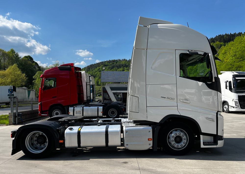 Volvo FH500 // Mega // Zamiana na starszy // 2021 Rok // New Face // Parkclima // Joystick // Serwisowany !!! - Trekker: afbeelding 4 Volvo FH500 // Mega // Zamiana na starszy // 2021 Rok // New Face // Parkclima // Joystick // Serwisowany !!! - Trekker: afbeelding 4