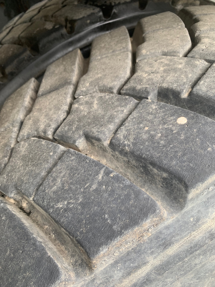 RENAULT KERAX 420 CDI - Haakarmsysteem vrachtwagen: afbeelding 2 RENAULT KERAX 420 CDI - Haakarmsysteem vrachtwagen: afbeelding 2