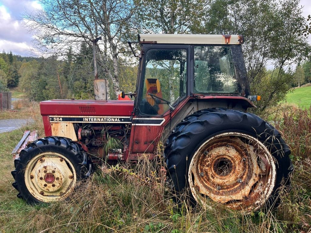 International Harvester 584 4WD - Tractor: afbeelding 2 International Harvester 584 4WD - Tractor: afbeelding 2