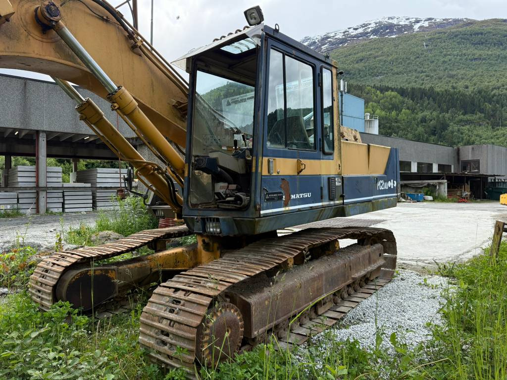 Komatsu PC 200-3 - Rupsgraafmachine: afbeelding 1 Komatsu PC 200-3 - Rupsgraafmachine: afbeelding 1