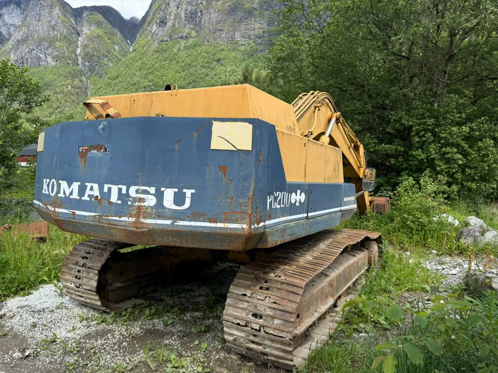 Komatsu PC 200-3 - Rupsgraafmachine: afbeelding 4 Komatsu PC 200-3 - Rupsgraafmachine: afbeelding 4