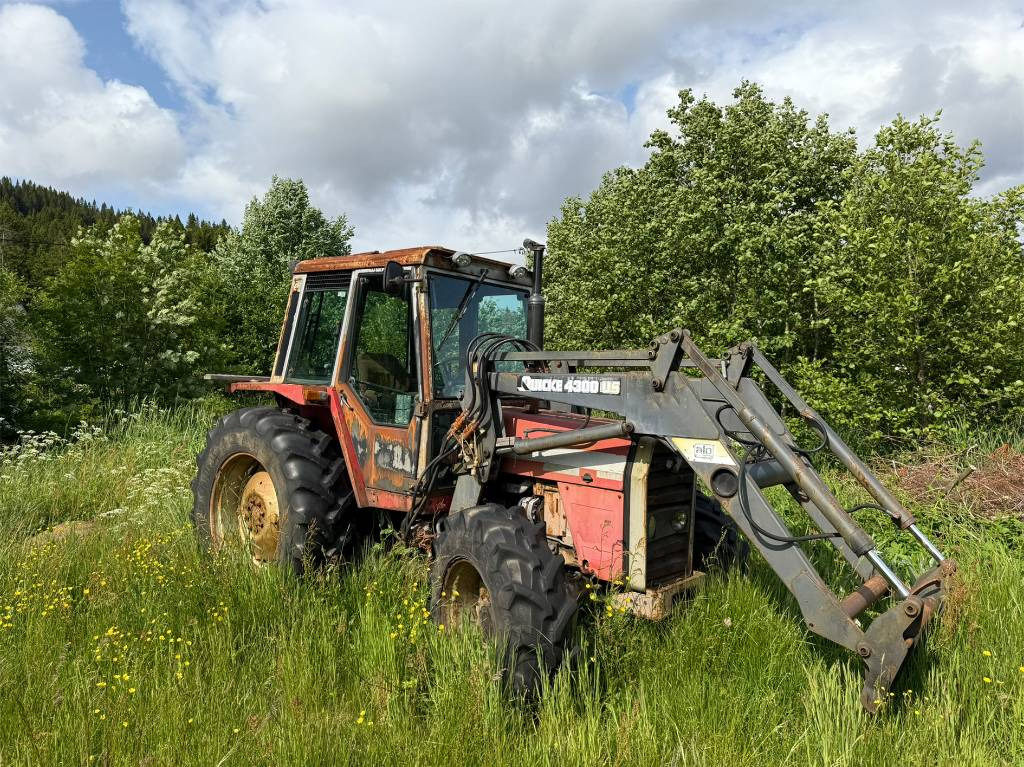 Massey Ferguson 675 - Tractor: afbeelding 4 Massey Ferguson 675 - Tractor: afbeelding 4