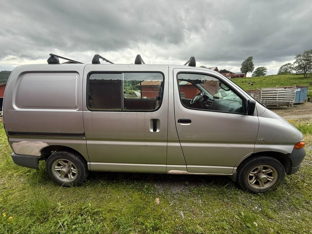 Kleine bestelwagen Toyota Hiace 4x4: afbeelding 8